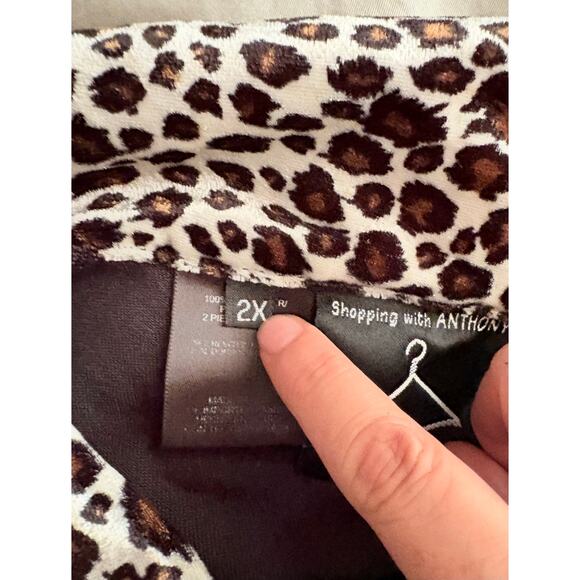 Anthony Mark Hankins Black Blouse 2X Leopard Collar Button Down - Picture 2 of 8